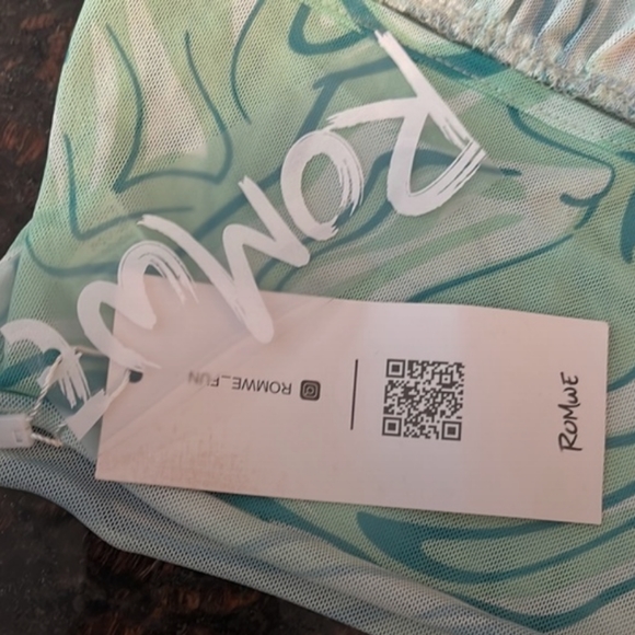 Romwe Multi pattern sheer halter crop top - Picture 4 of 5